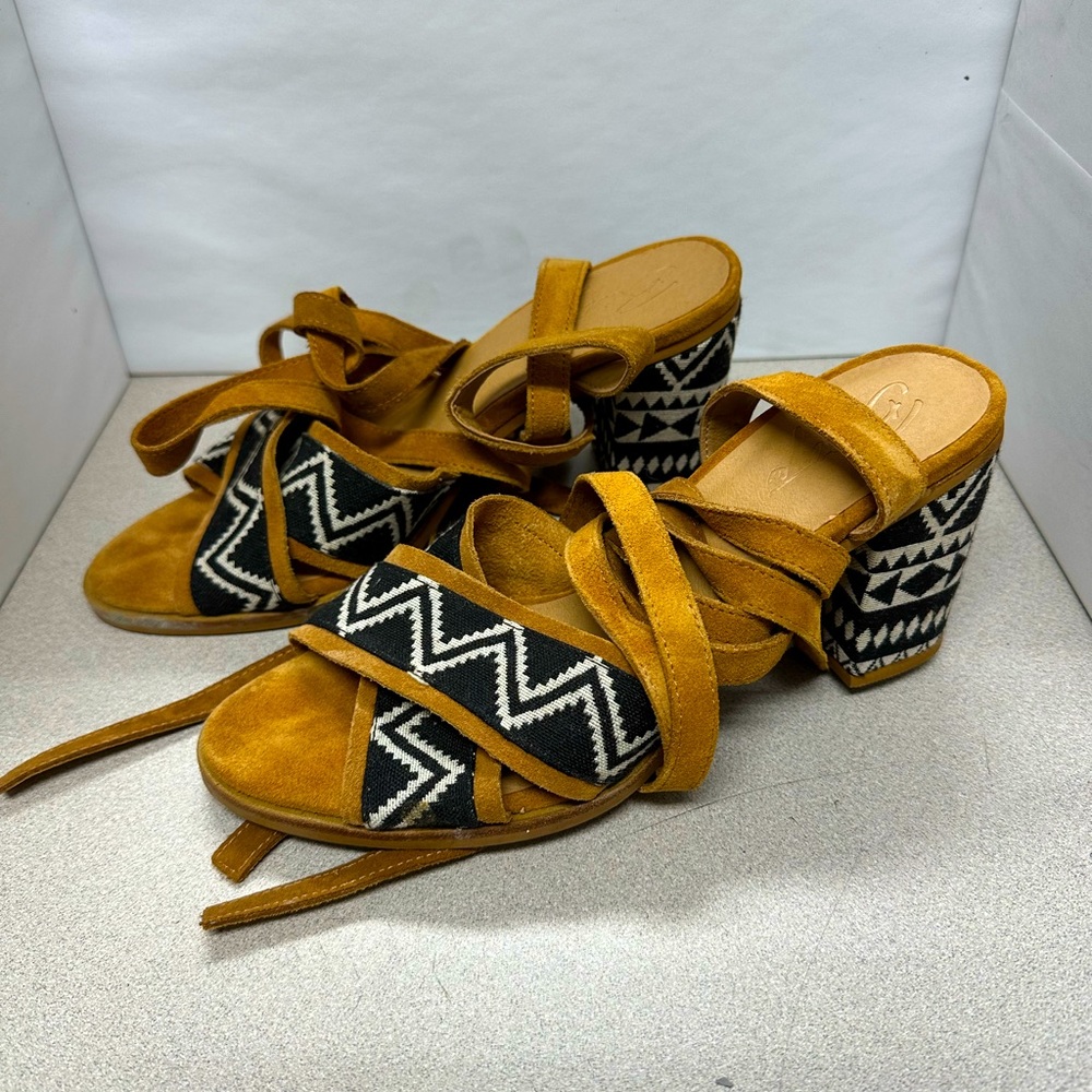 Bettye shoes heels at that. Strap up the leg. Bin#2